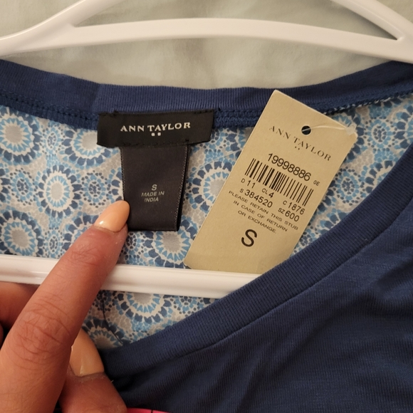 NWT Ann Taylor shirt, blue in front and printed in back (knit and woven) Small - Picture 4 of 5